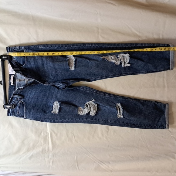 NWT SO Women's Boyfriend Low Rise Sz 11/30W Relaxed through hip & thigh jeans - Picture 5 of 6